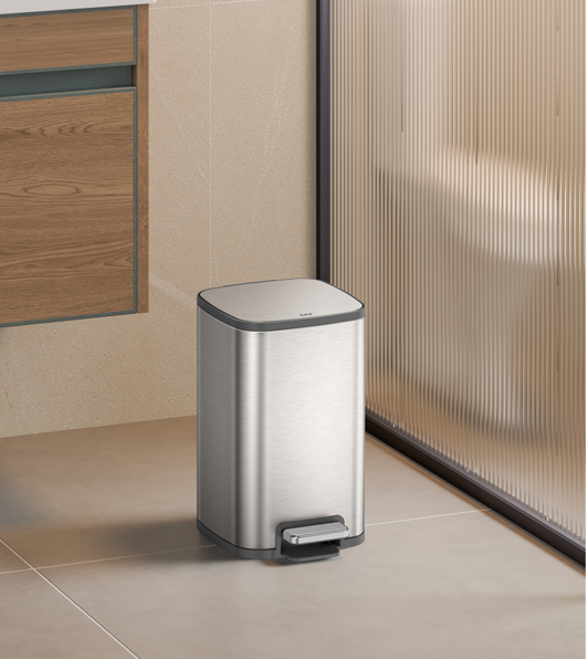 EK9584 Trash Bin
